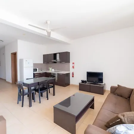 Two Bedroom In The Heart Of St Julians Rol5 San Julián