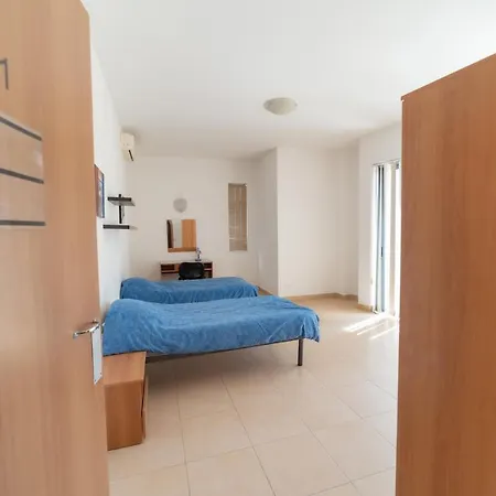 Two Bedroom In The Heart Of St Julians Rol5 Apartamento *