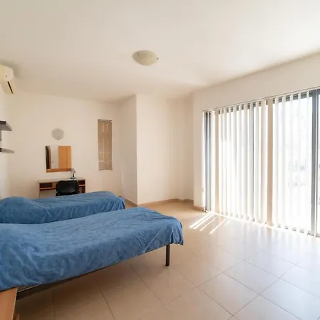 Two Bedroom In The Heart Of St Julians Rol5 Apartman San Ġiljan