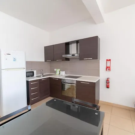 Two Bedroom In The Heart Of St Julians Rol5 Apartman San Ġiljan